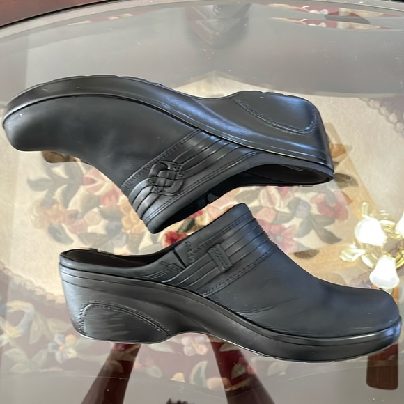 Clark’s - Picture 8 of 9